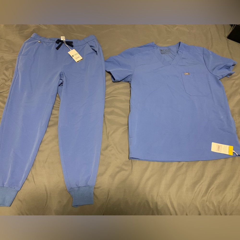 Figs scrubs Unworn with tags, Men top and joggers NWT size medium